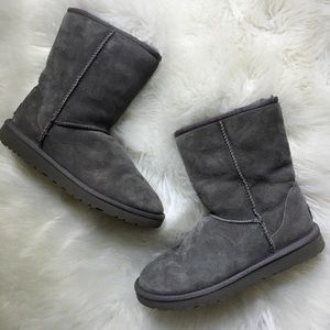 Short Gray UGGS